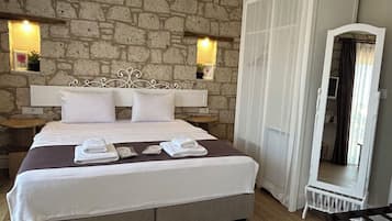 Suíte júnior | Roupas de cama premium, cofres nos quartos, quartos à prova de som