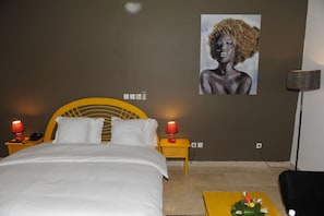 Junior Suite (Eros) | Premium bedding, minibar, individually decorated, individually furnished - Résidence Helios (Abidjan)