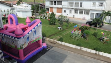 Khu vui chơi trẻ em - ngoài trời