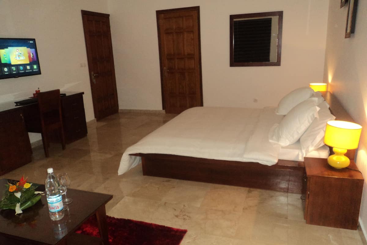 Romantic Suite (Aphrodite) | Premium bedding, minibar, individually decorated, individually furnished