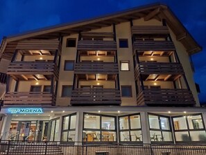 Façade de l’hébergement - soirée/nuit