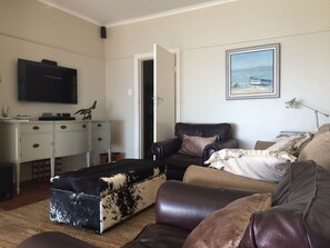 Luxury Villa, 3 Bedrooms, Ocean View, Beachfront | Living room - Bella Villa (St. Helena Bay)