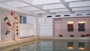 Indoor pool, outdoor pool, sun loungers - Wellness Hotel Centrál (Klatovy)