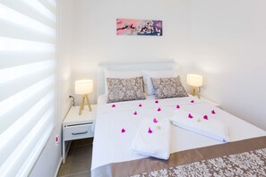 1 bedroom, Egyptian cotton sheets, premium bedding, free minibar