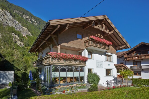 Façade de l’hébergement