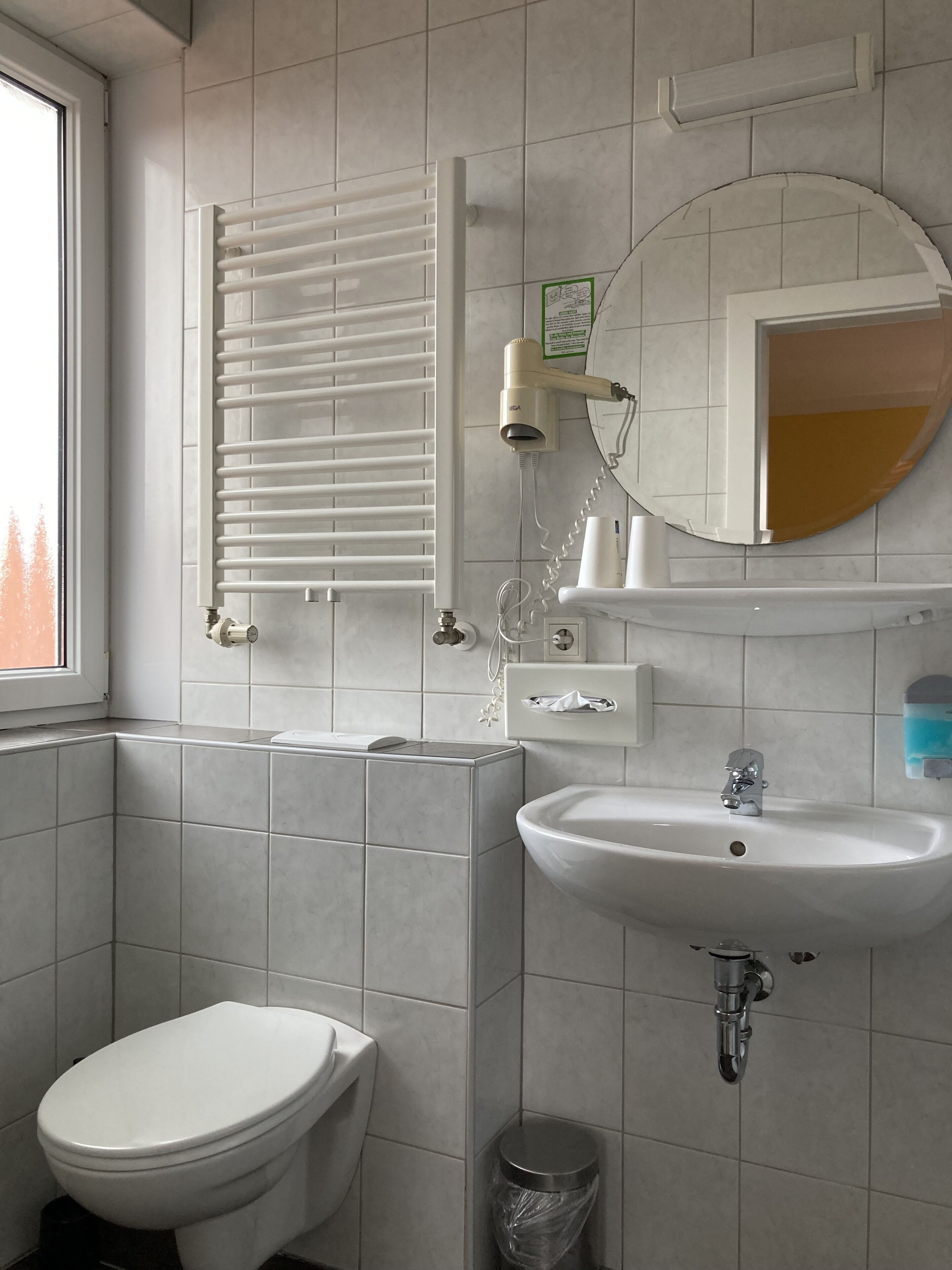 triple room | bathroom | shower, towels