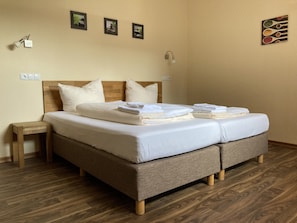 Comfort Double Room | Hypo-allergenic bedding, desk, cots/infant beds, free WiFi - Landhotel Vosse-Schepers (Rhede)