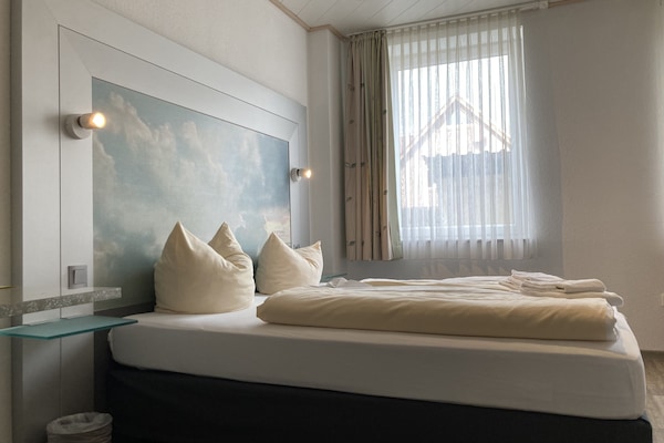 Doppia Comfort | Biancheria da letto ipoallergenica, una scrivania