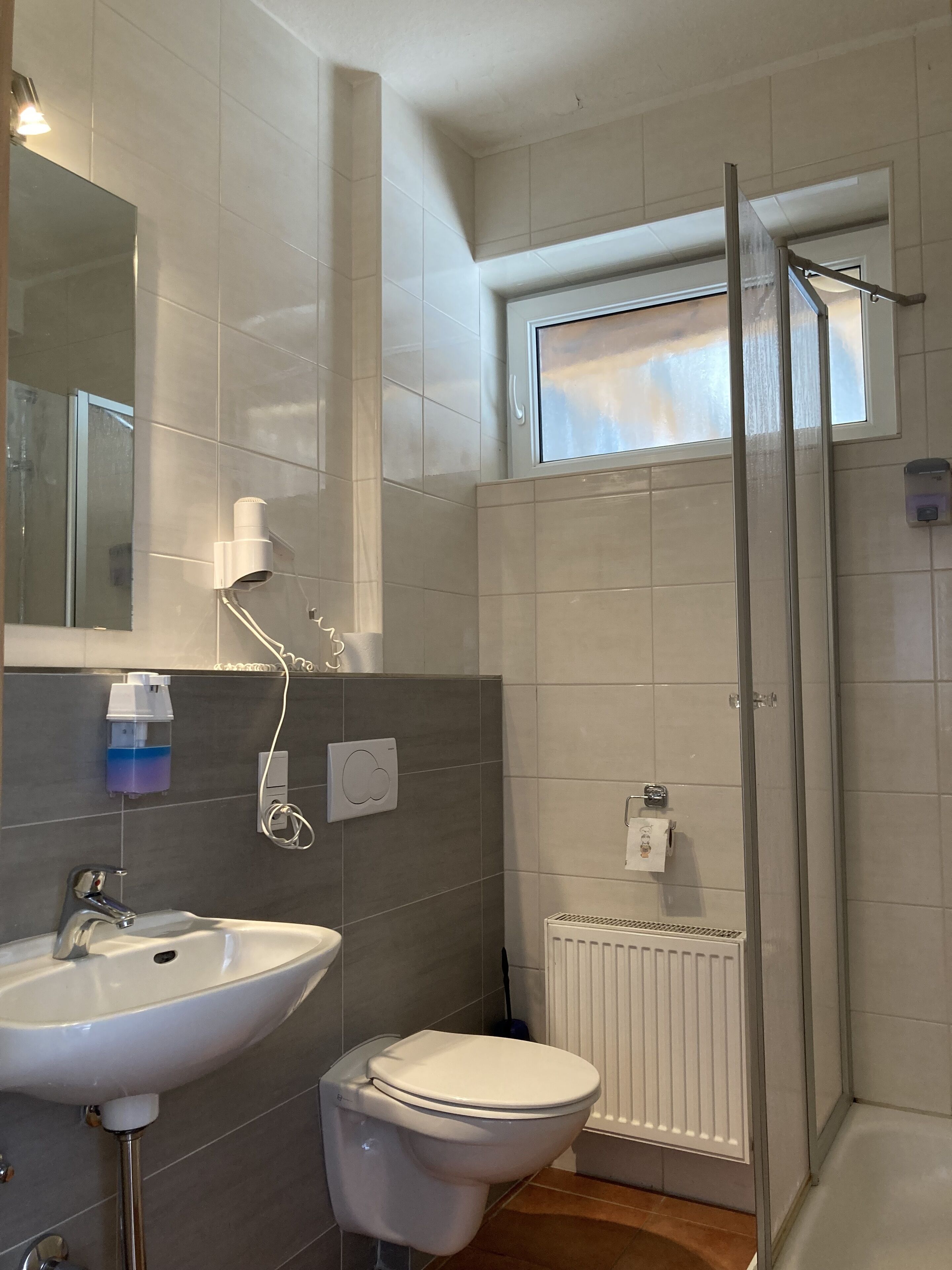 comfort double room | bathroom | shower, towels