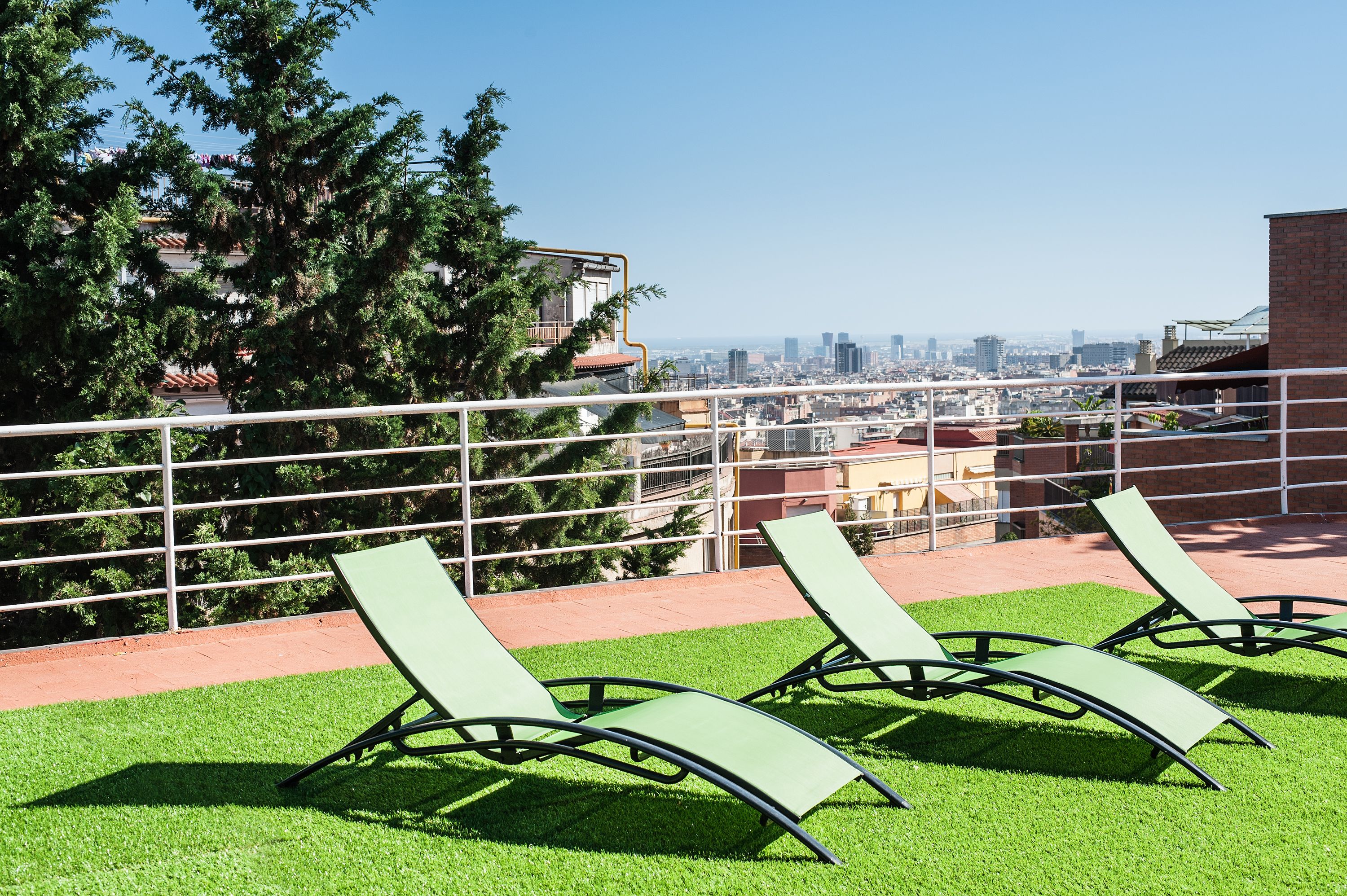 Familie huis, 4 slaapkamers | Woonruimte | Een 30-inch flatscreentelevisie met digitale zenders en een televisie