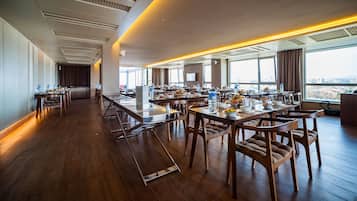 Breakfast, lunch and dinner served