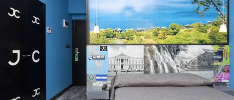 Dobbelt- eller tomannsrom | Safe på rommet, individuelt dekorert, lydisolert og strykejern/-brett