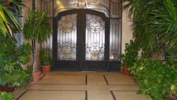 Entrada al alojamiento
