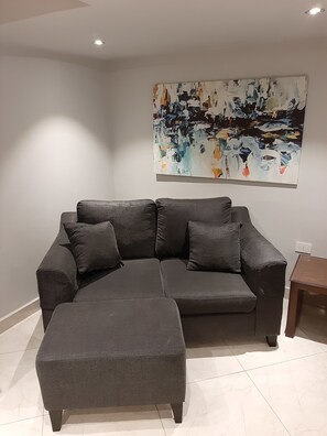 Kamar Twin Comfort, 2 Tempat Tidur Twin, dapur kecil | 1 kamar tidur, minibar, brankas, dan tirai kedap cahaya