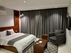 1 間臥室、迷你吧、客房內保險箱、遮光布/窗簾