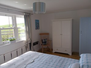 雙人房, 1 張特大雙人床 | 1 間臥室、高級寢具、熨斗/熨衣板、折疊床/加床