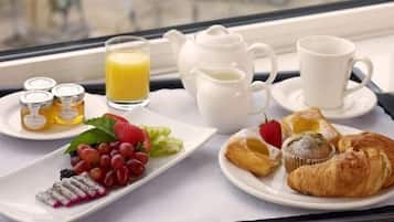 Desayuno a la carta diario (GBP 15.95 por persona)