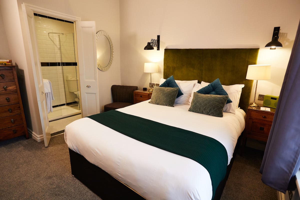Double Room | Memory foam beds, iron/ironing board (on request), WiFi (free)