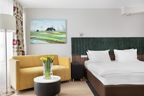 Studio, 1 King Bed | Desk, blackout curtains, iron/ironing board, free WiFi - Hotel Moderno (Poznan)