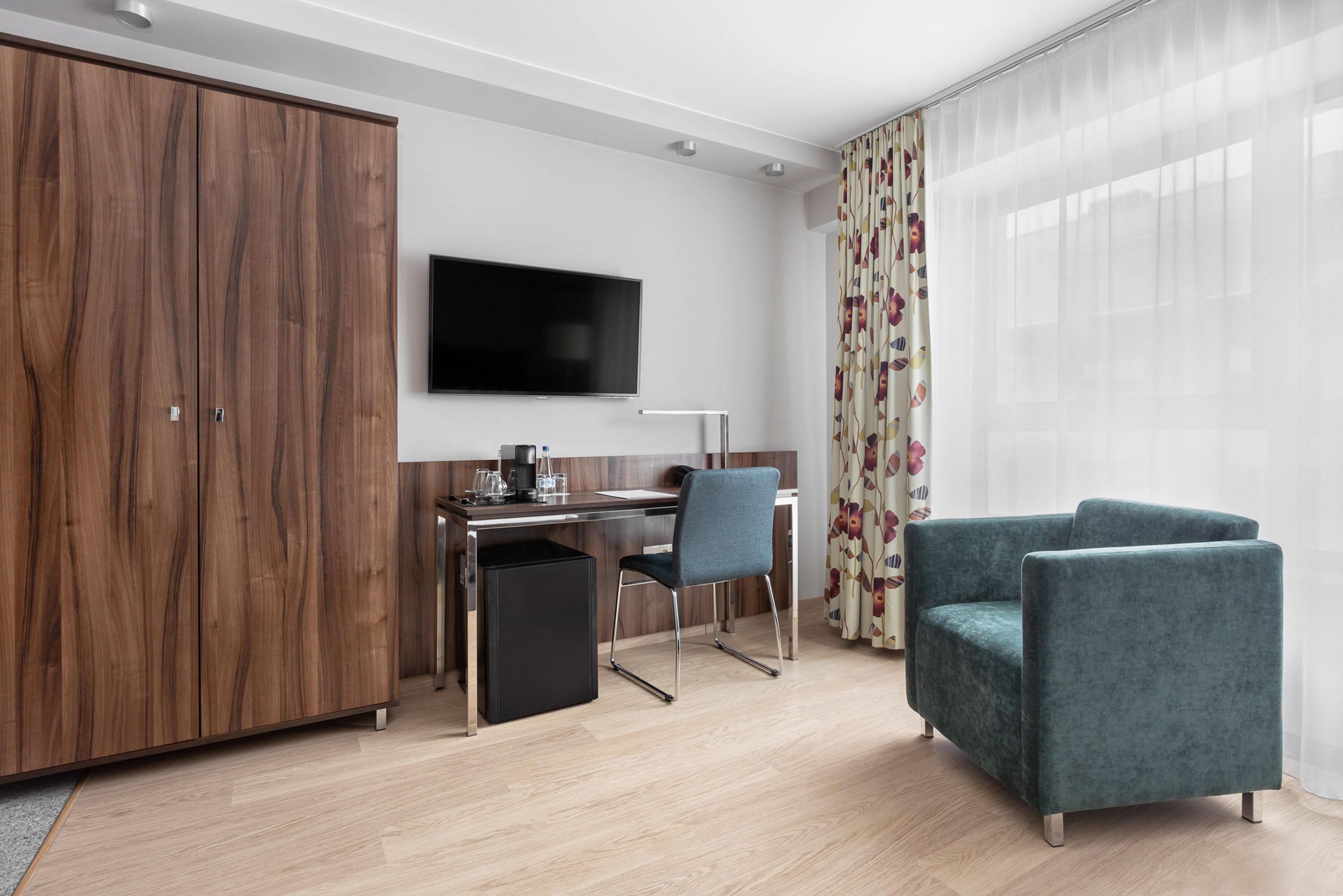 desk, blackout curtains, iron/ironing board, free wifi