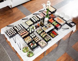 Desayuno buffet diario (PLN 75 por persona)