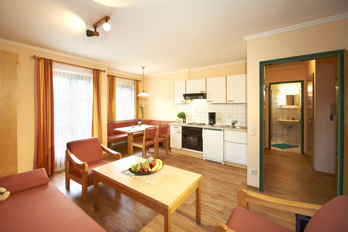 Appartement, 1 chambre, balcon | Repas dans la chambre