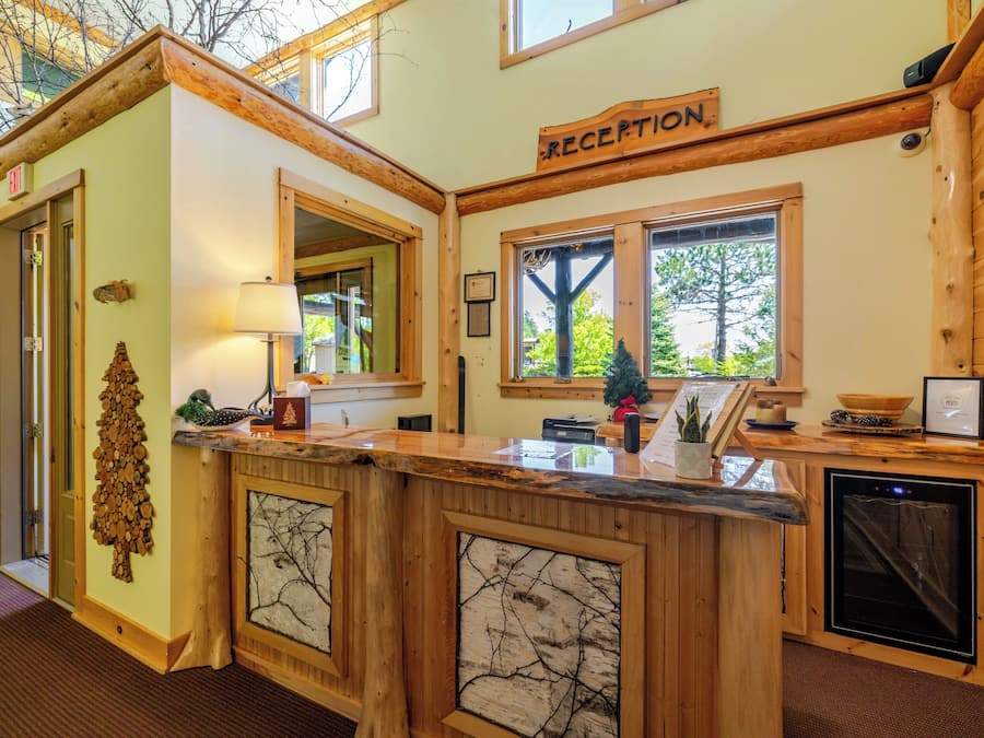 Concierge desk