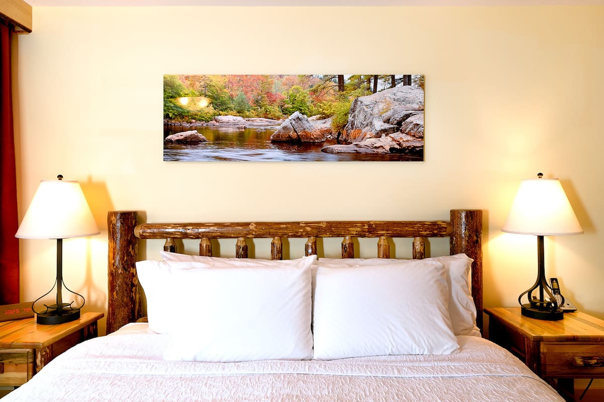 Premium Room, 1 King Bed, Patio, Resort View | Egyptian cotton sheets, premium bedding, down comforters