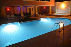 Utomhuspool