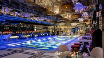 3 restaurants; breakfast, lunch, dinner and brunch served