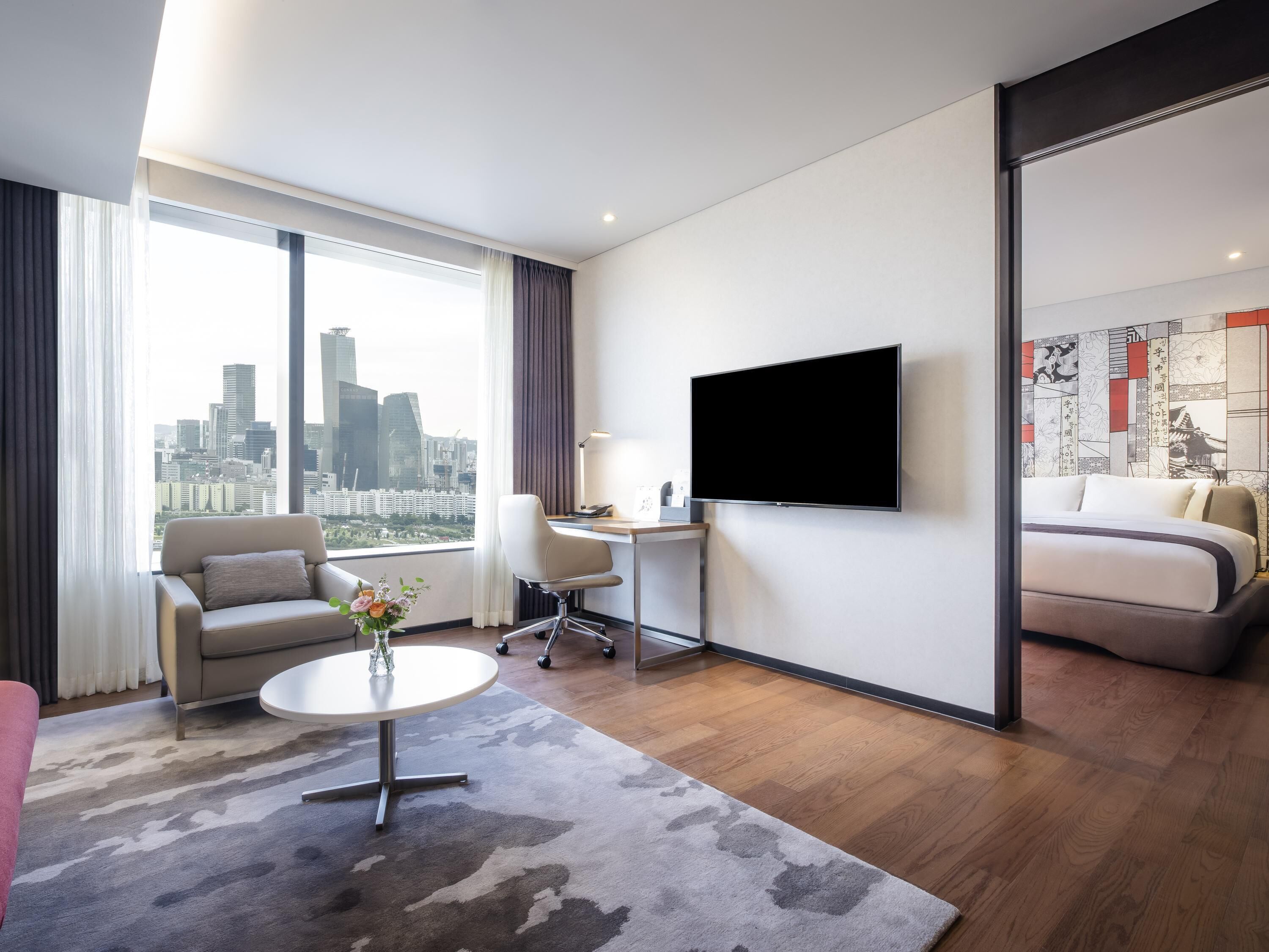 Premier Suite, 1 King Bed | Premium bedding, down comforters, in-room safe, desk