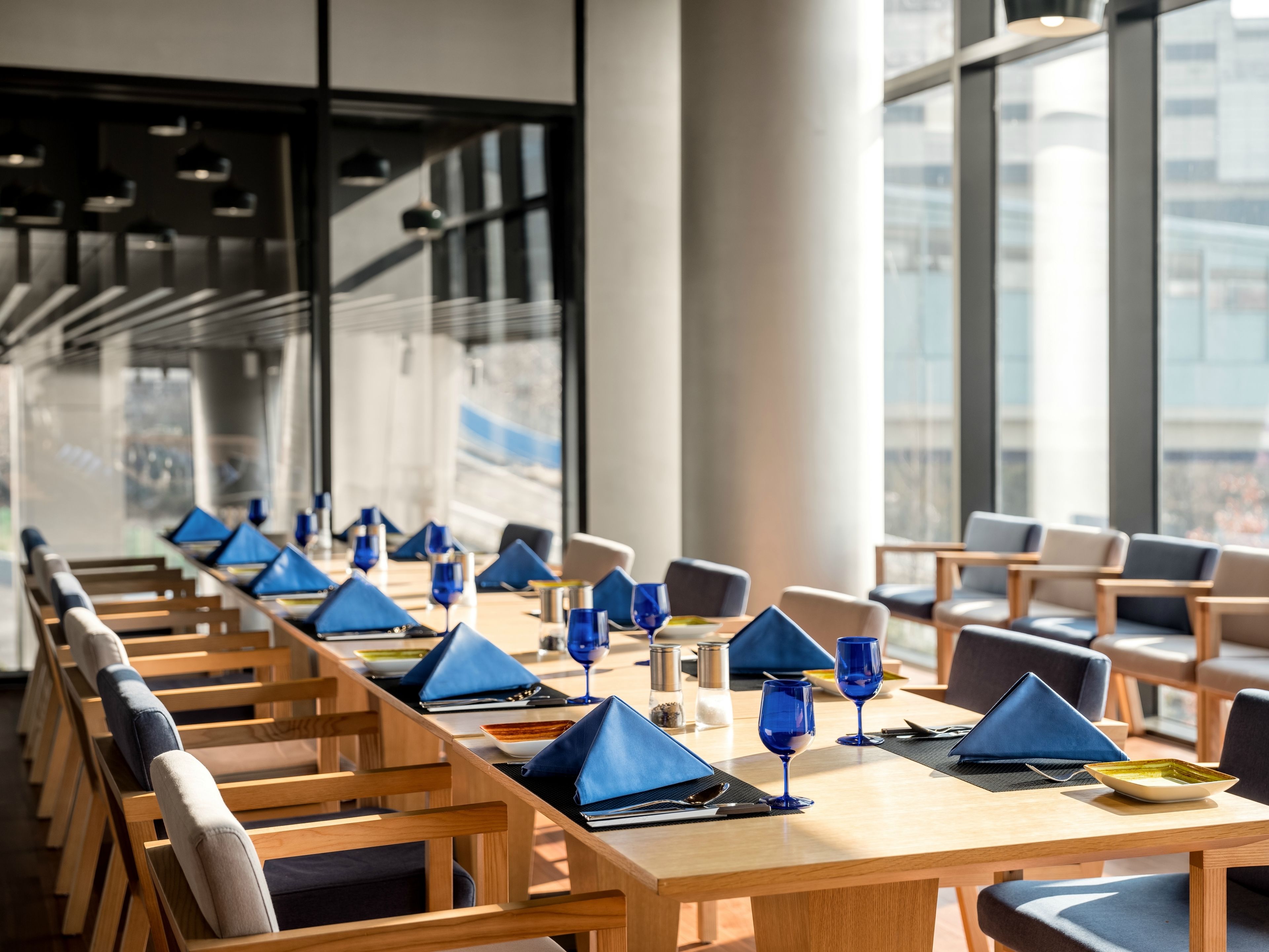 3 restaurantes; se sirven desayunos, comidas, cenas y brunch