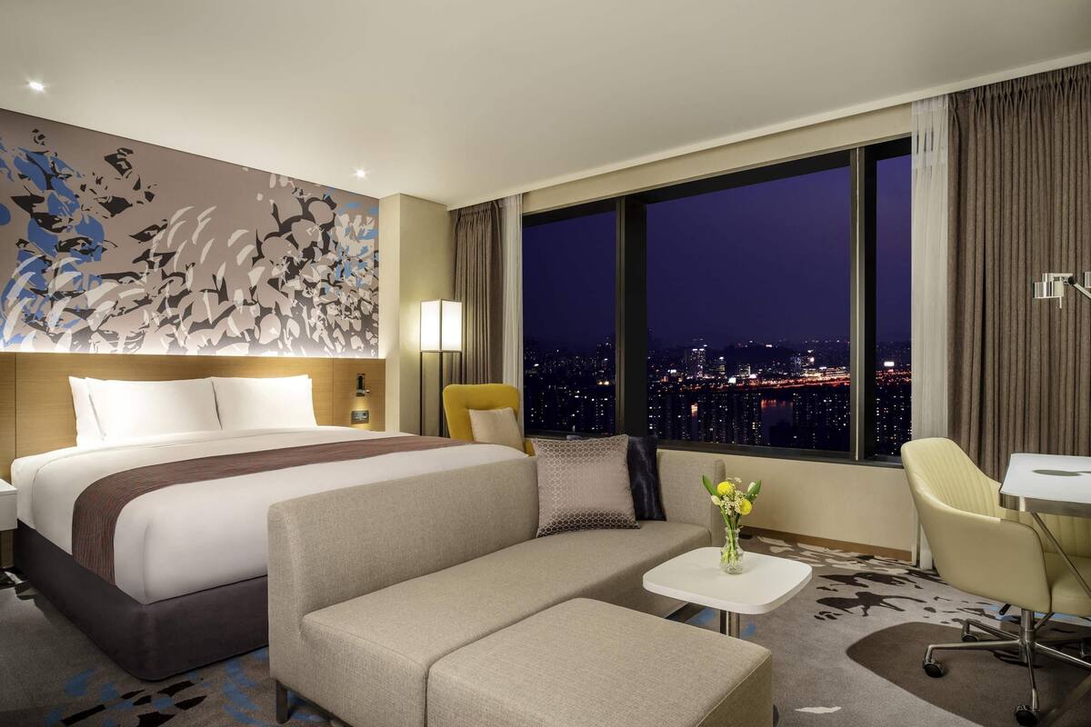 junior suite, 1 king bed | premium bedding, down duvets, in-room safe, individually decorated