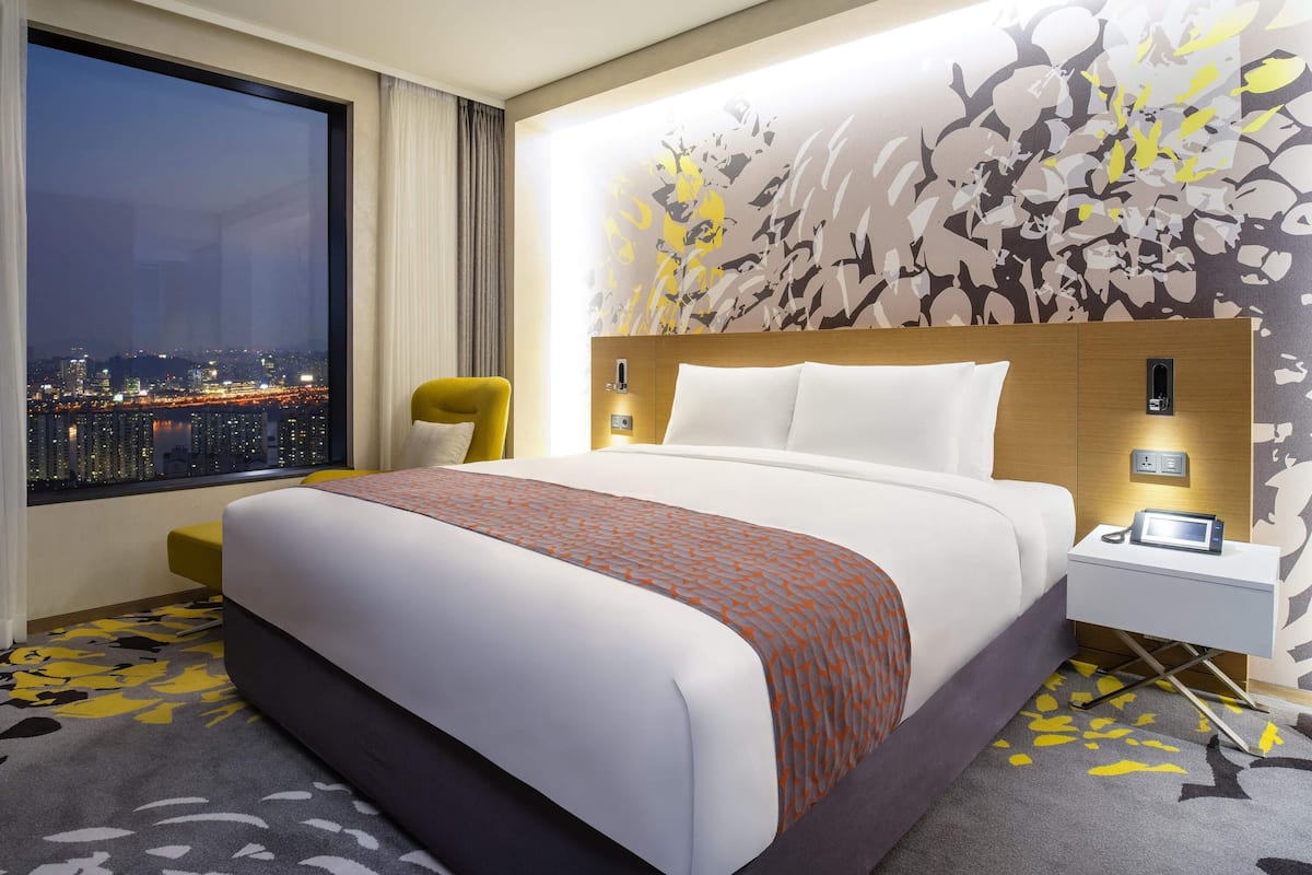 Deluxe Suite, 1 King Bed