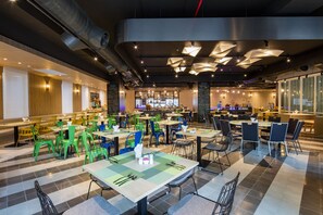 Breakfast, lunch and dinner served - ibis Styles Nha Trang (Nha Trang)