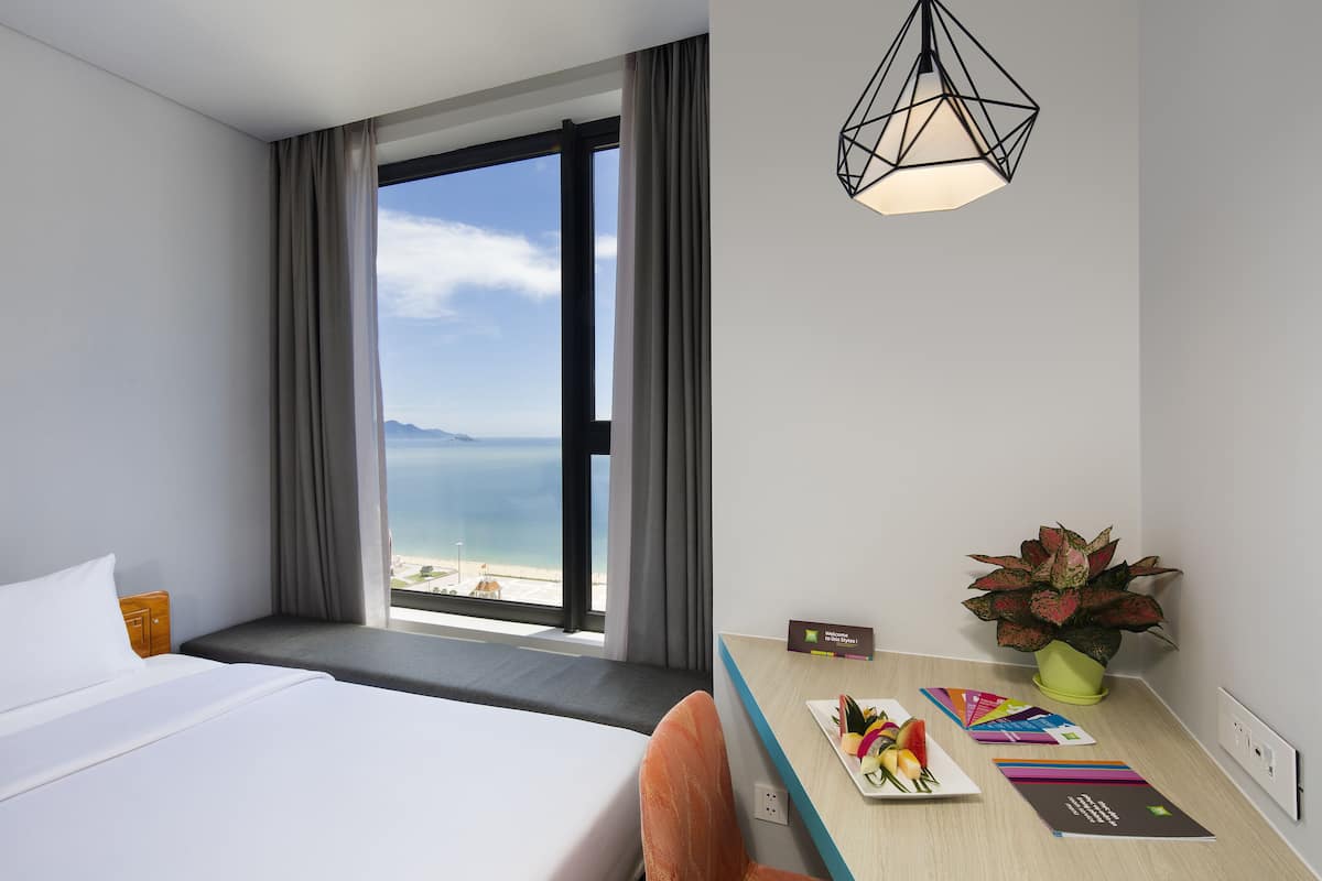 Premium Room, 2 Single Beds | 1 bedroom, premium bedding, minibar, in-room safe