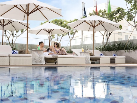 2 ๊ฐ์ ์ผ์ธ ์์์ฅ, 06:00 ~ 18:00 ์คํ, ์์์ฅ ํ๋ผ์, ์ผ๊ด์ ์์