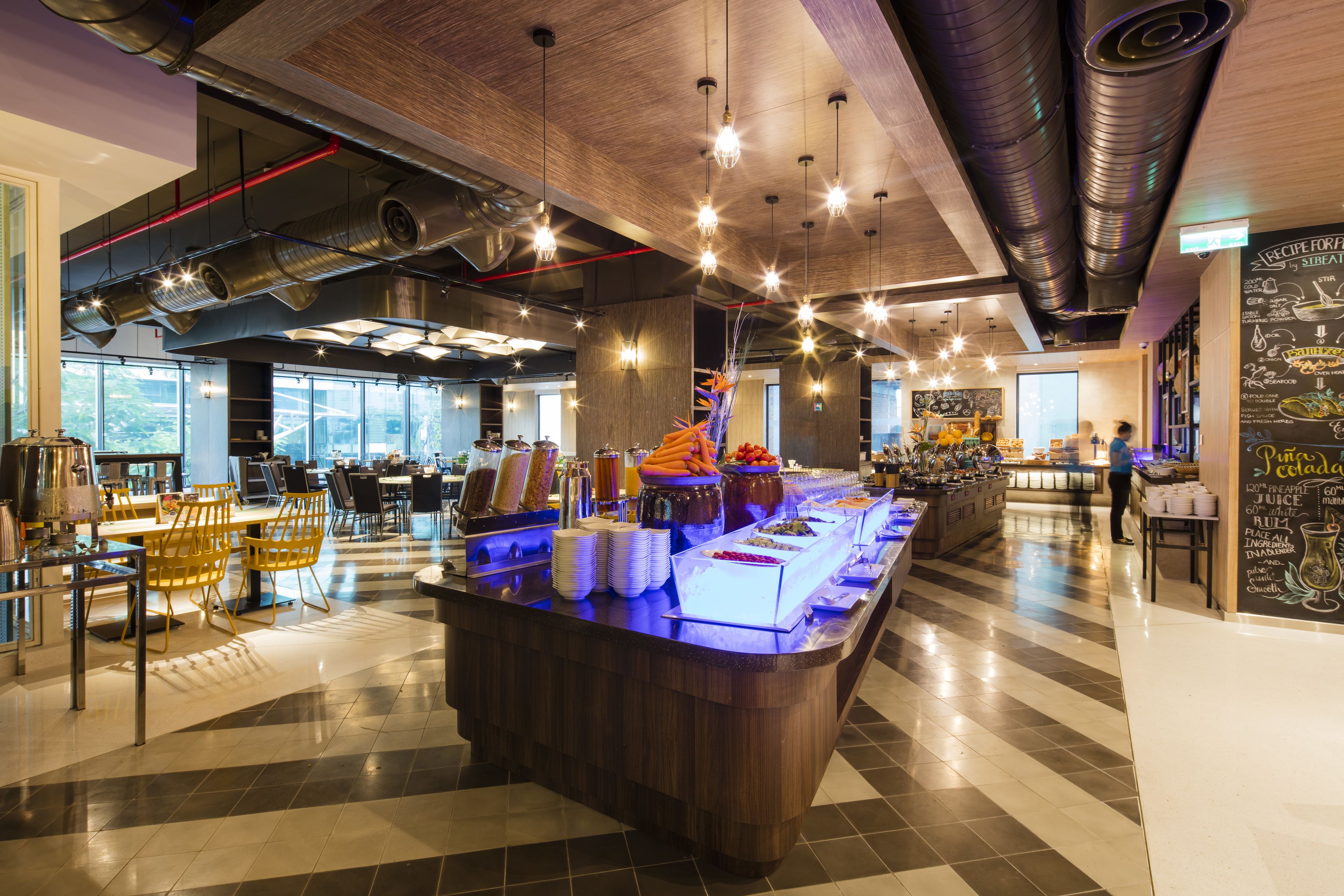 breakfast, lunch and dinner served