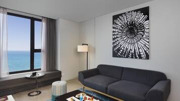 Family Suite, 1 Double Bed | Premium bedding, minibar, in-room safe, desk
