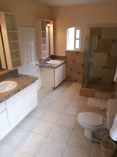 Chancery Hall 3 Bedroom Apartment