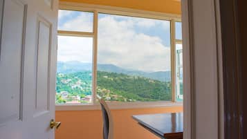 Apartamento família, 3 quartos, sacada, vista para a cidade | Terraço/pátio