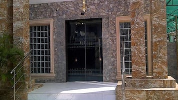 Entrada de la propiedad