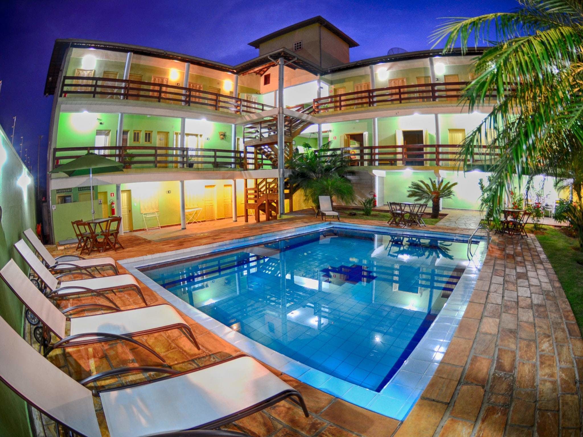 حمّام سباحة خارجي