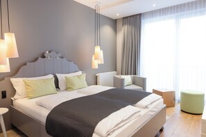 Double Room Single Use | 1 bedroom, hypo-allergenic bedding, in-room safe, iron/ironing board