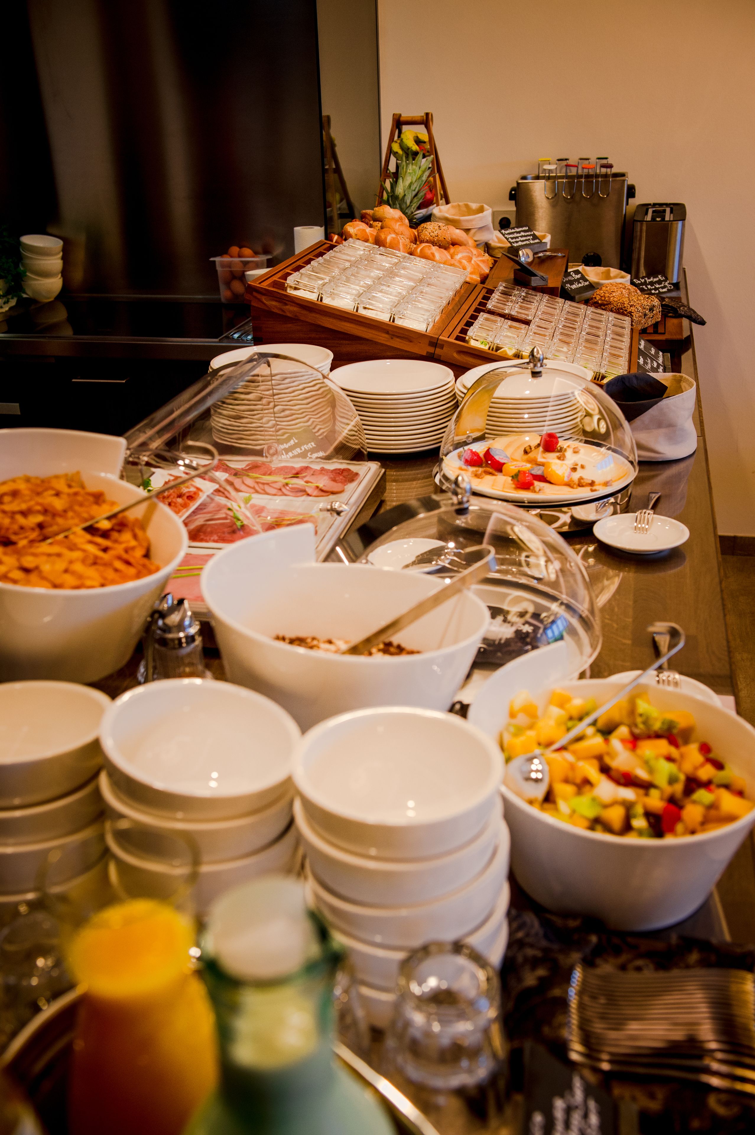 free daily cooked-to-order breakfast