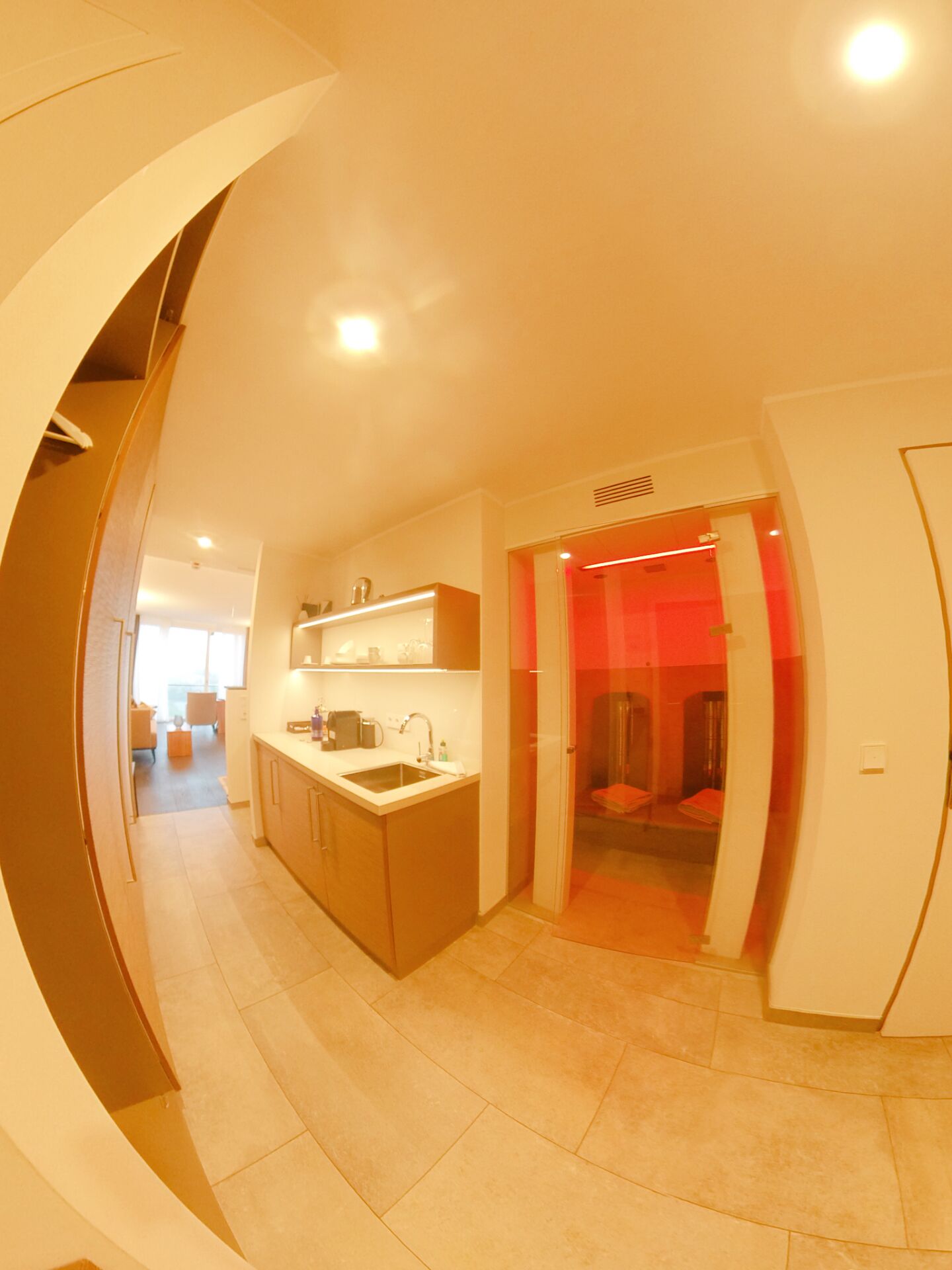 studio (marienhöhe 1) | living area | flat-screen tv