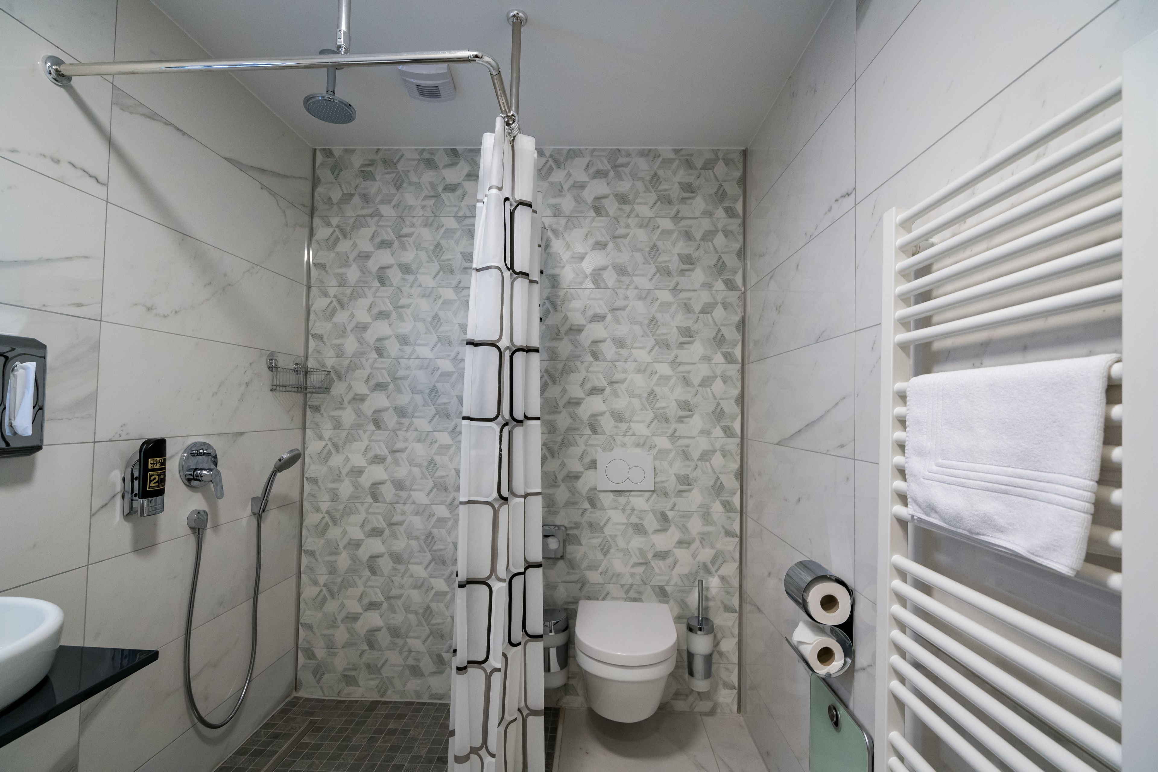 shower, rainfall showerhead, free toiletries, hair dryer