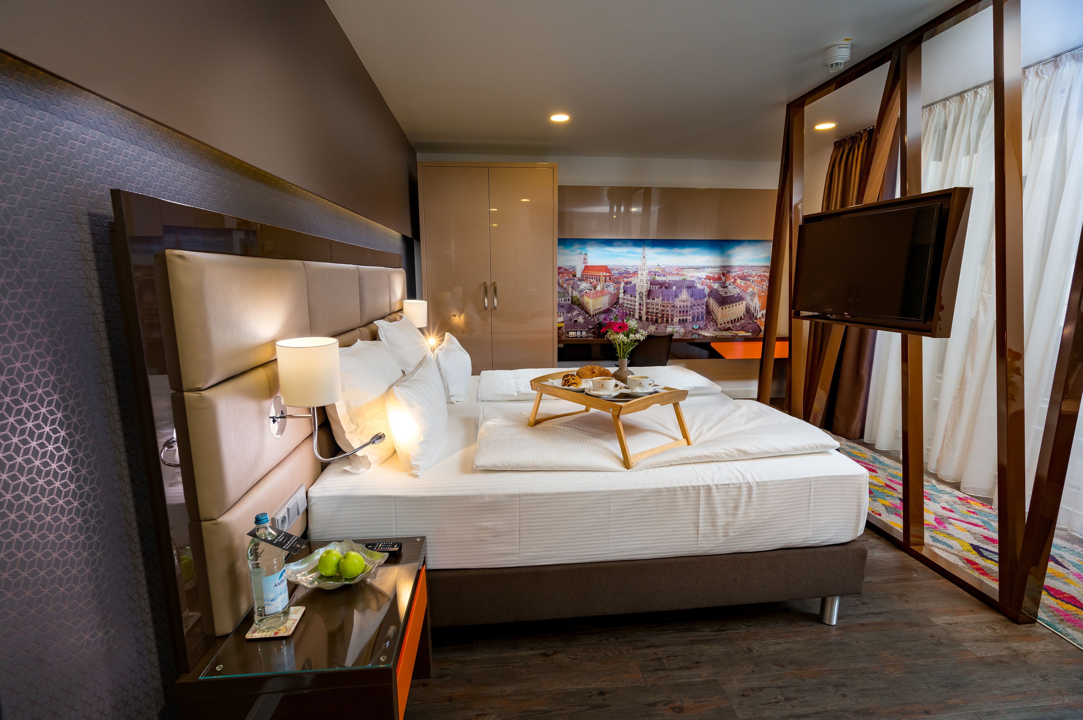 2 bedrooms, premium bedding, pillow-top beds, in-room safe