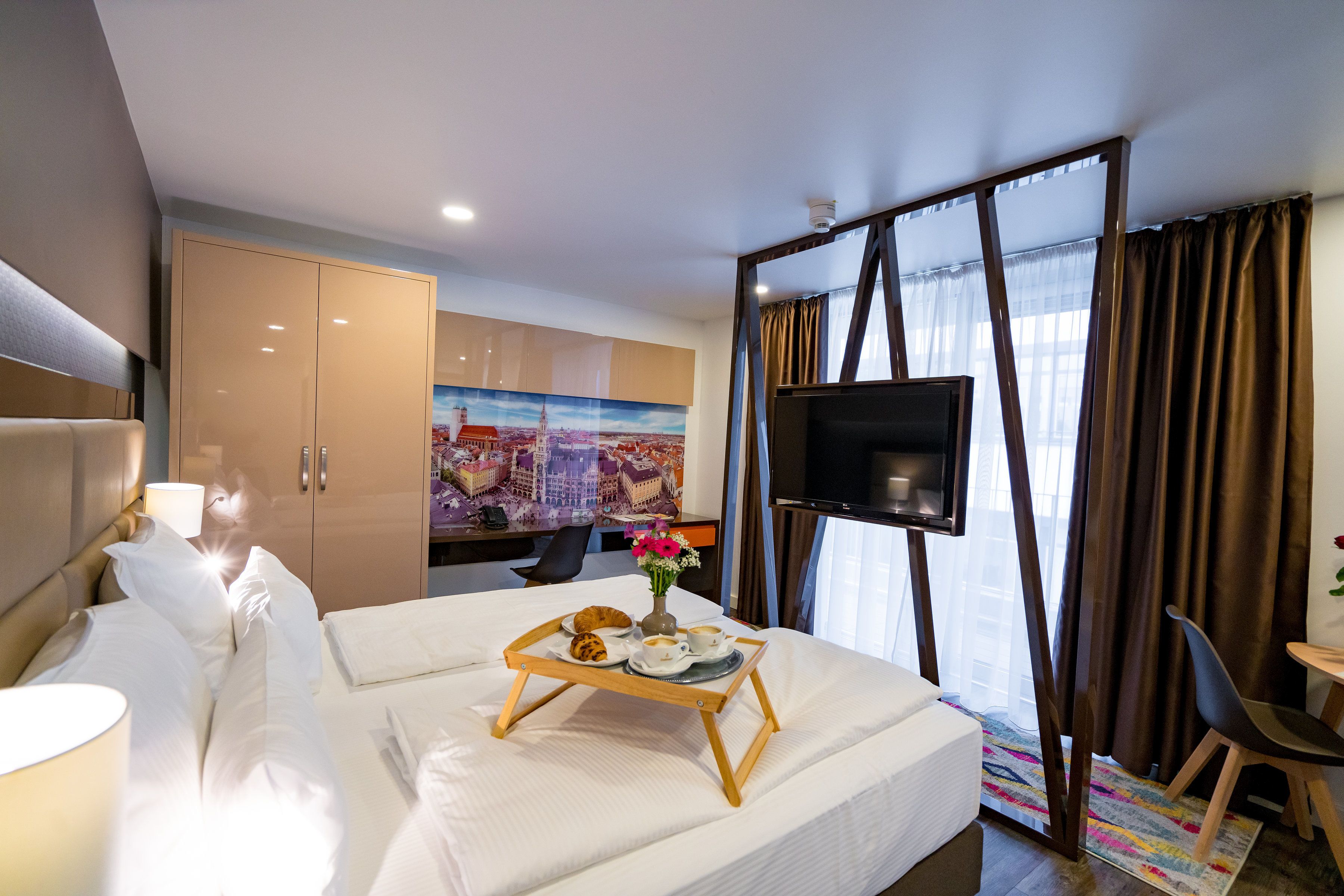 2 bedrooms, premium bedding, pillow-top beds, in-room safe