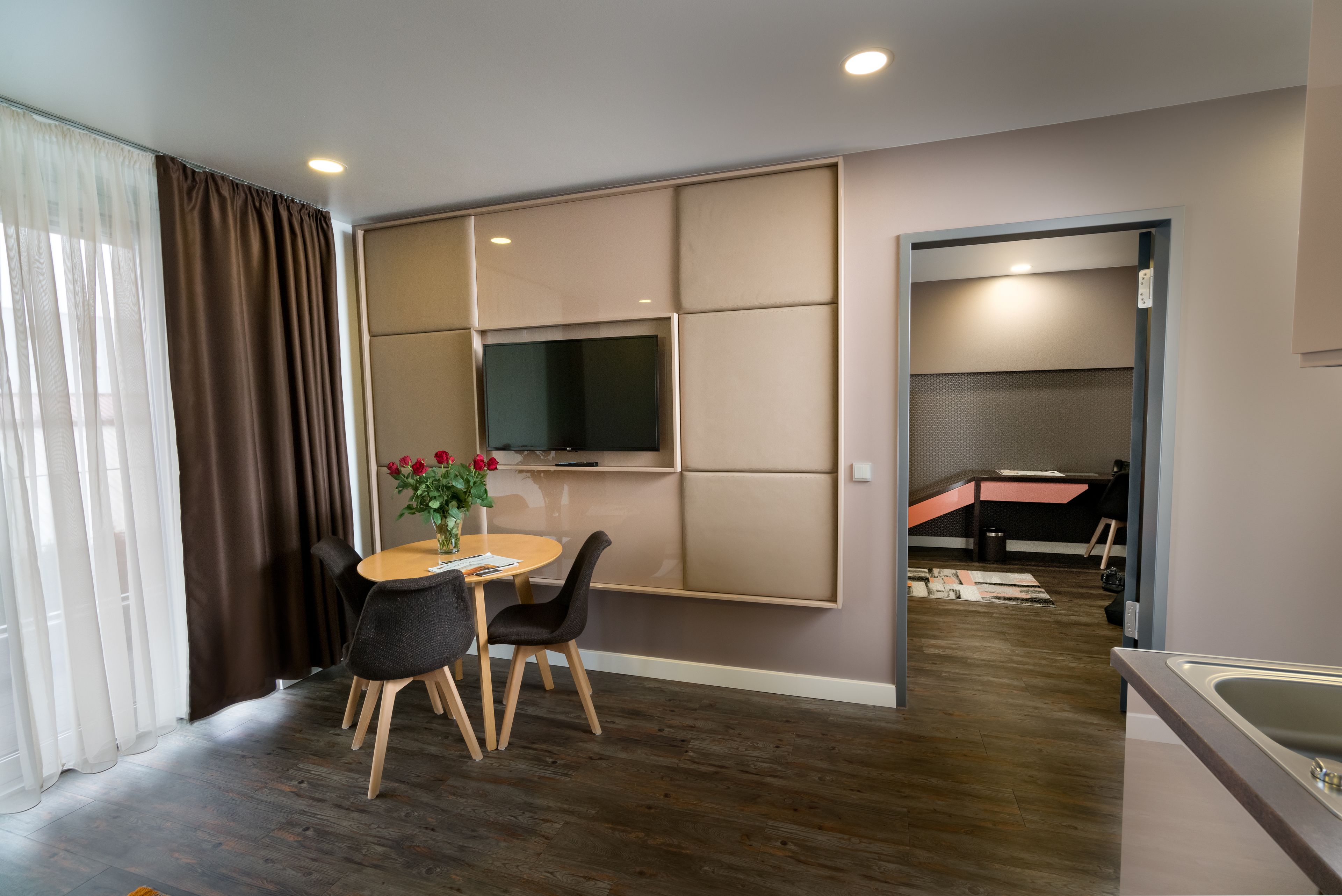 43-inch flat-screen tv with satellite channels, tv